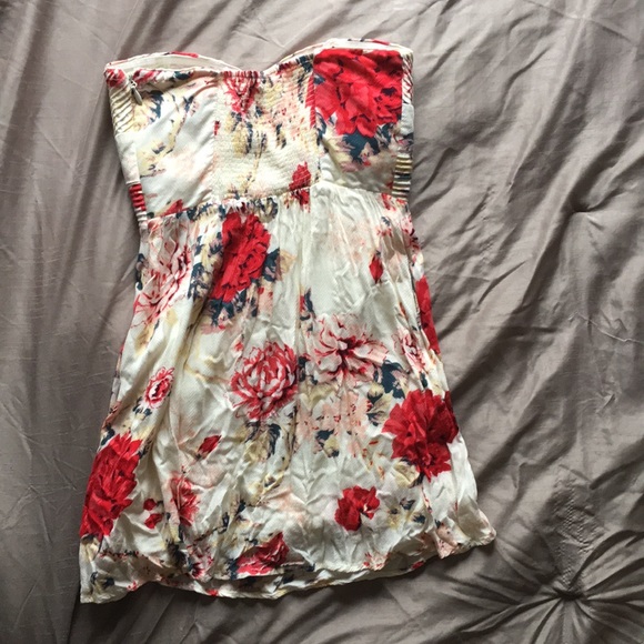 Kimchi Blue  - Floral Flowy Strapless Mini Dress - Picture 2 of 7